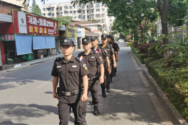 【我为群众办实事】烈日下的坚守——汉寿公安特巡警大队常态化巡逻剪影