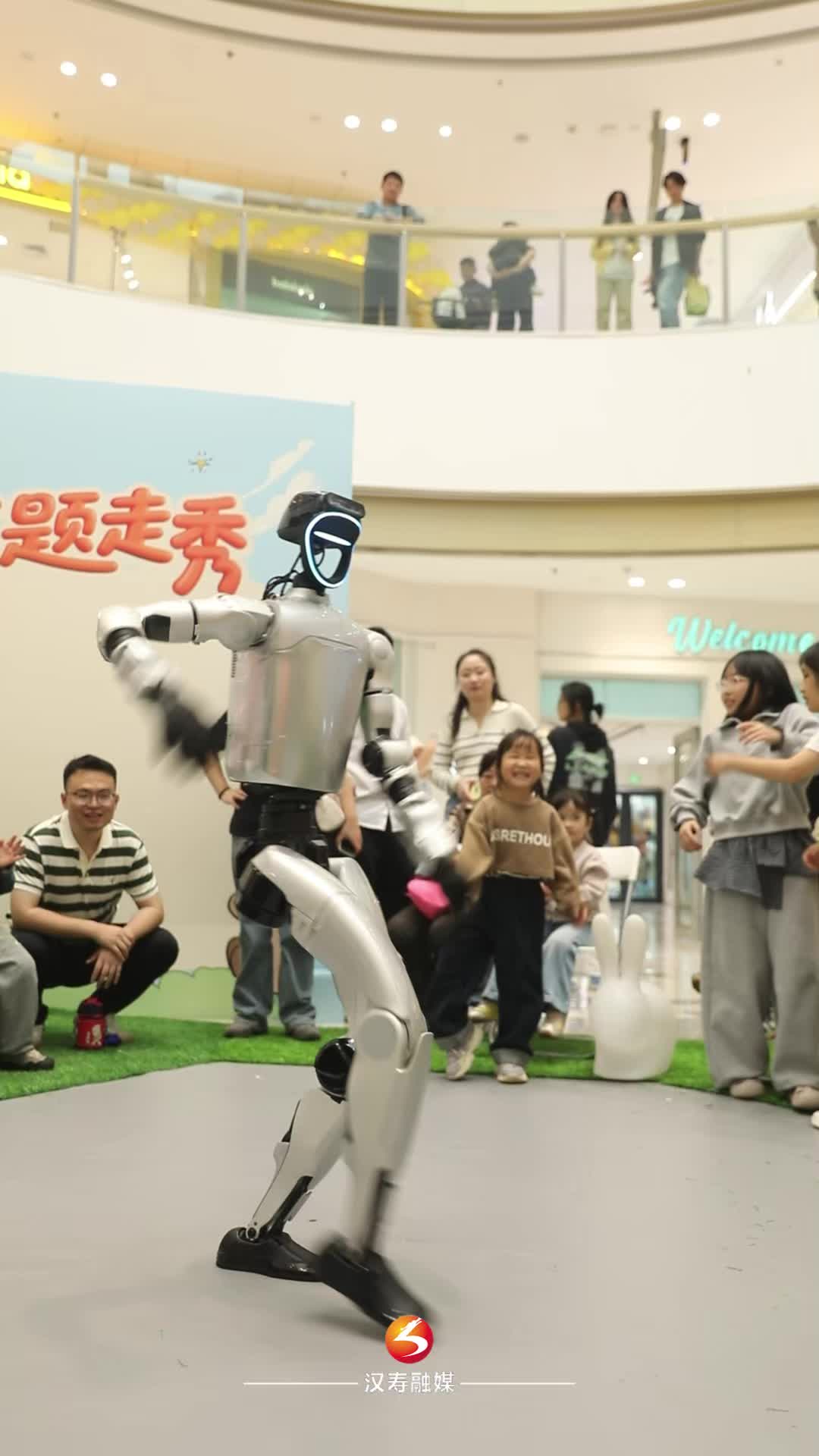 科技零距离！汉寿万达机器人展演超好玩