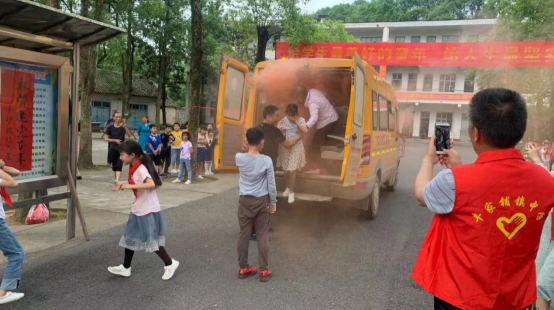 丰家铺镇：加强校车疏散演练　筑牢师生安全防线