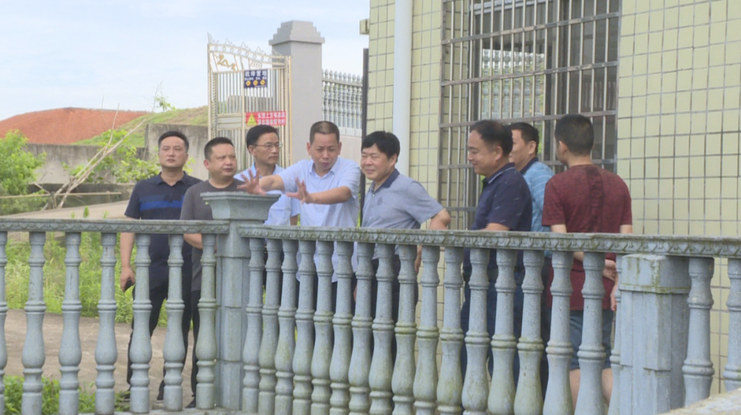 汉寿县人大代表集中视察入河排污口（一）