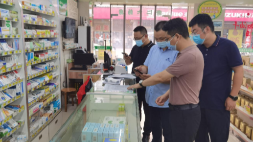 汉寿县领导何彦兵靠前监督疫情防控工作