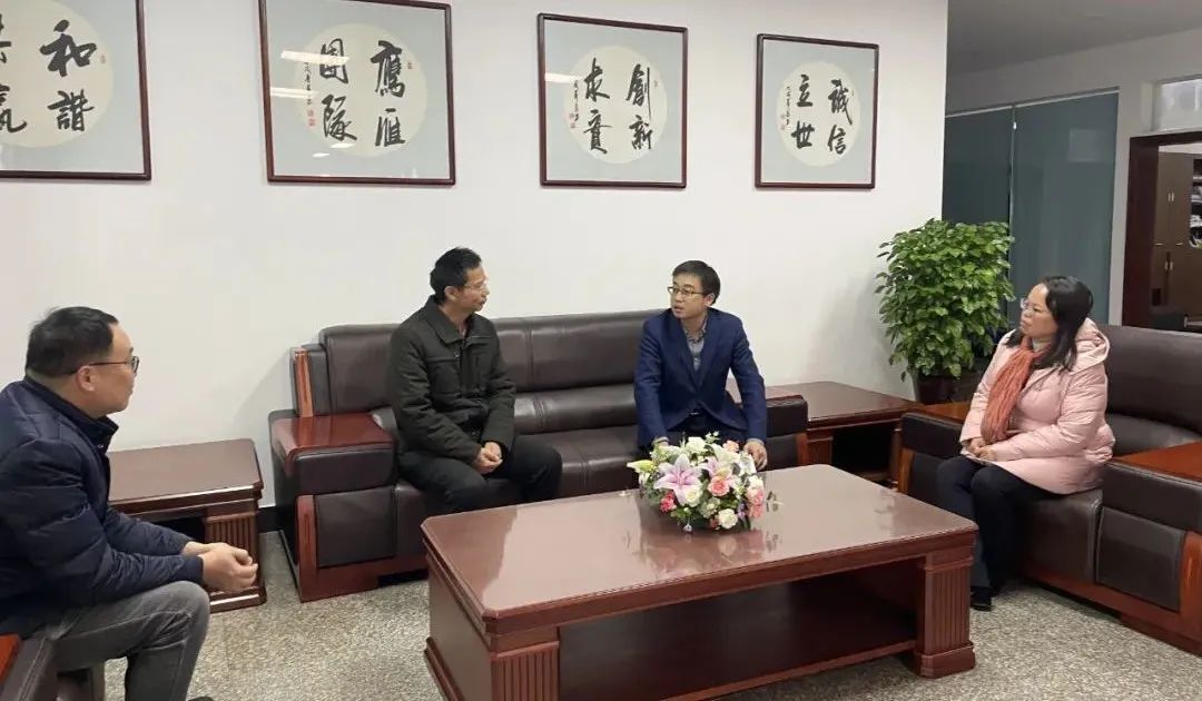 汉寿县领导周平走访慰问企业劳模