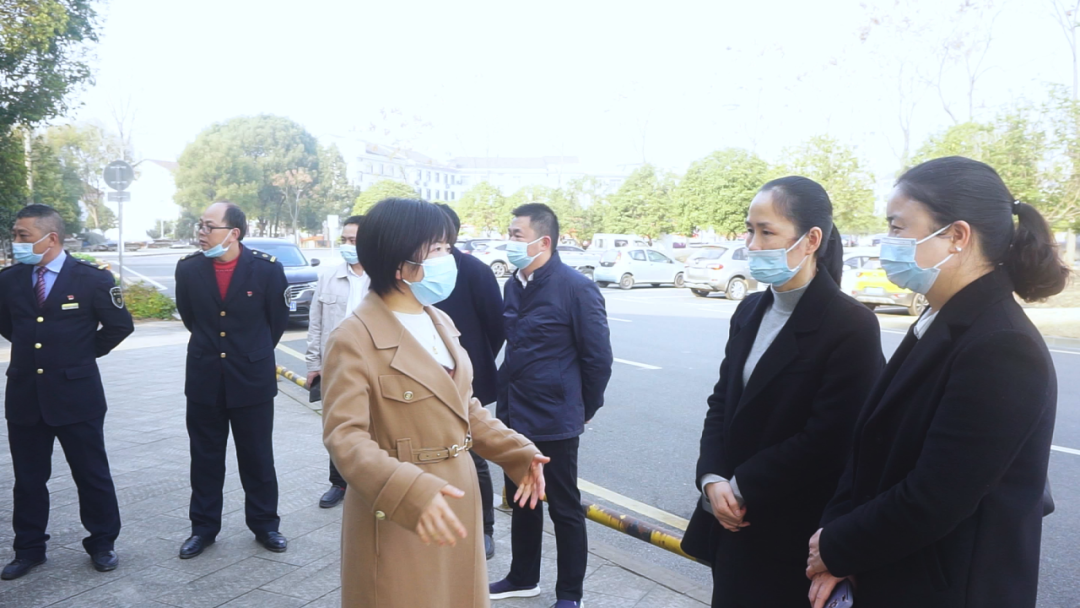 汉寿县领导吴金、曾峰到汉寿火车站、汽车总站督导疫情防控工作