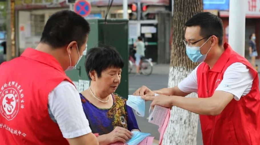 汉寿县：抗疫志愿红   口罩暖心间