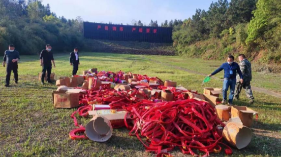 太子庙镇开展清明节期间烟花爆竹“打非治违”专项整治行动