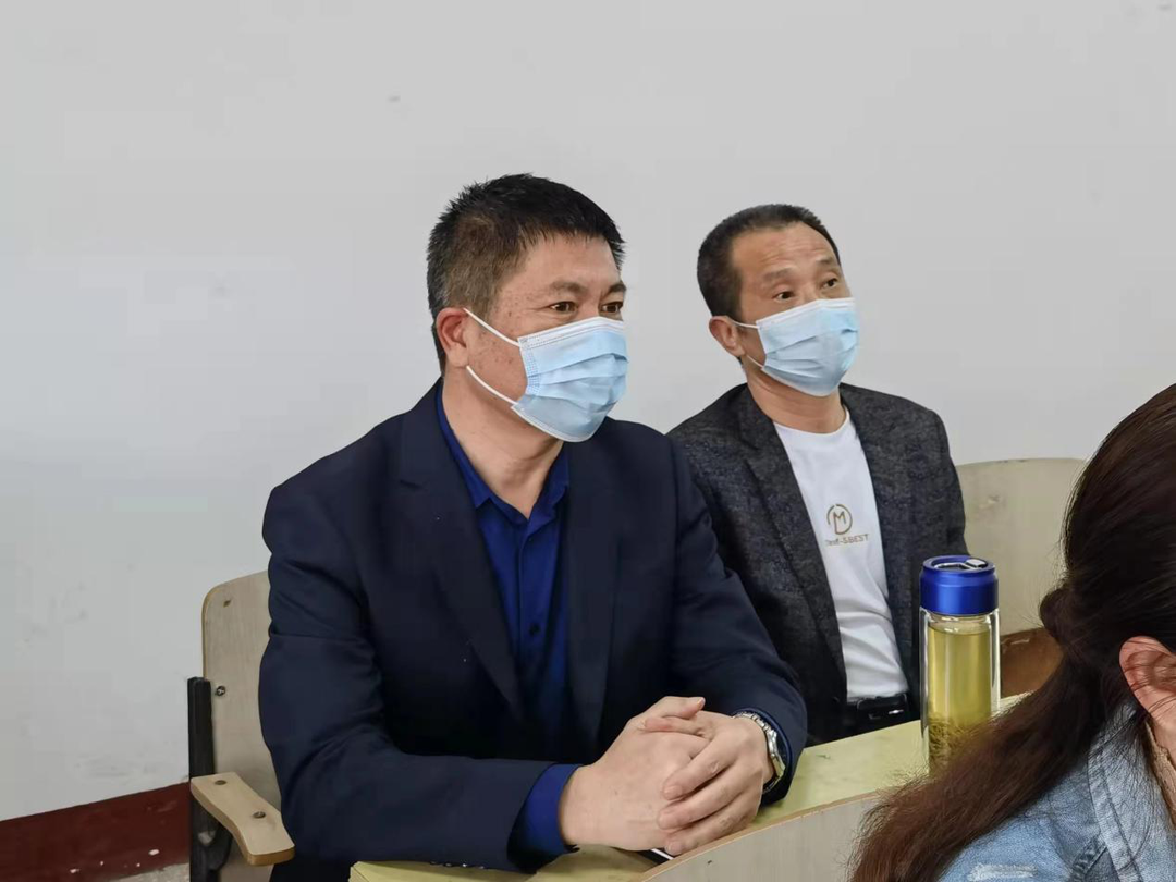 湖南省刘元梅初中语文工作室“送教下乡”活动在毛家滩回族维吾尔族乡中学举行
