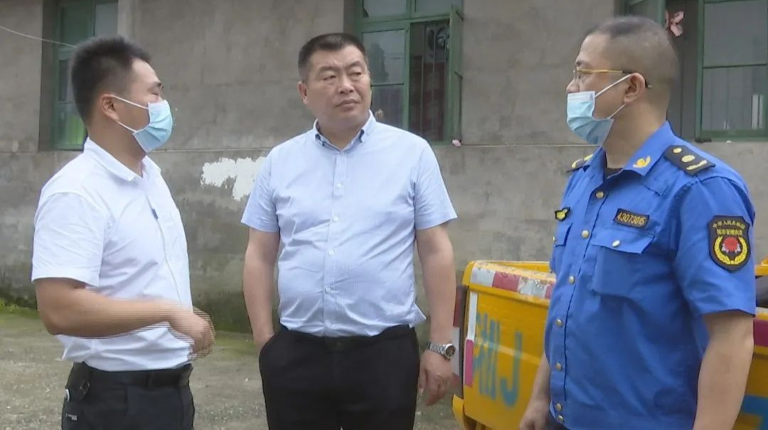 【三建三拆进行时】汉寿县城镇更新提质指挥部联合多部门开展“三建三拆”行动