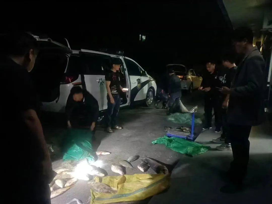 湖南西洞庭湖自然保护区管理局联合湖洲派出所办理非法捕捞案件7起 处理涉案人员16人