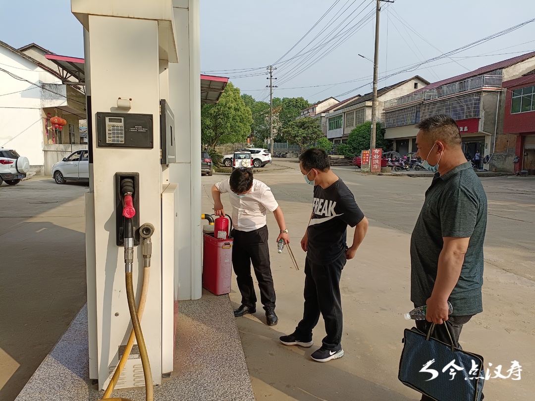龙潭桥镇：遵守安全生产法，当好第一责任人