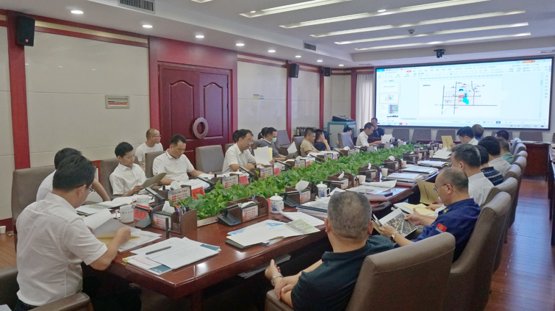 周功表主持召开2022年汉寿县国土空间规划委员会第三次例会