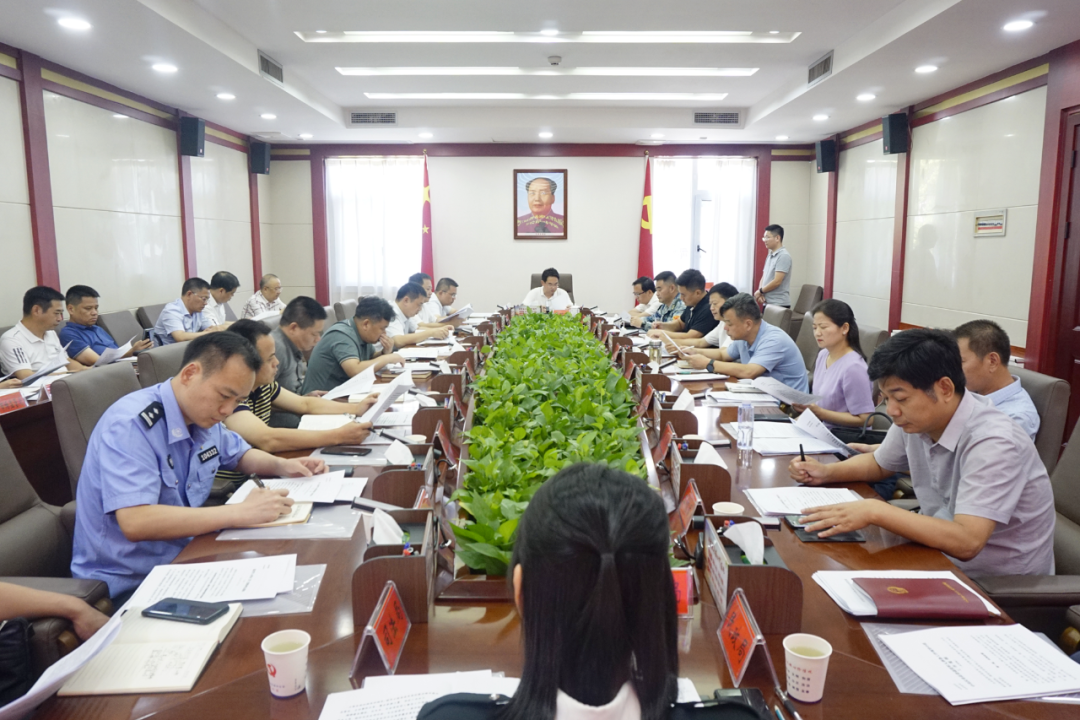 周功表主持召开县委退役军人事务暨双拥工作领导小组会议
