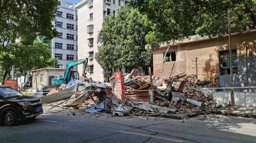 【三建三拆进行时】汉寿：拆除老旧建筑  美化扮靓县城