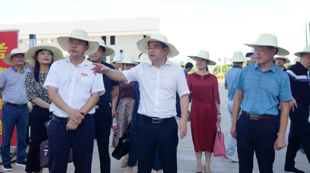 周功表调研汉寿一中异址新建：要打牢基础提升质量 奋力开创汉寿教育发展新局面