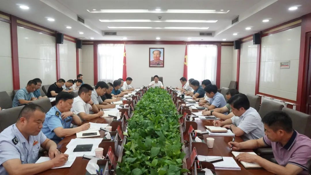 周功表主持召开全县市场主体高质量发展工作调度会