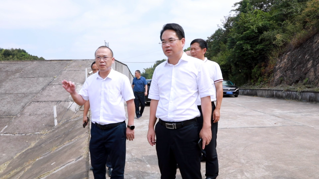 【防御高温 抗旱保收】周功表到龙潭桥镇开展慰问并调研抗旱工作
