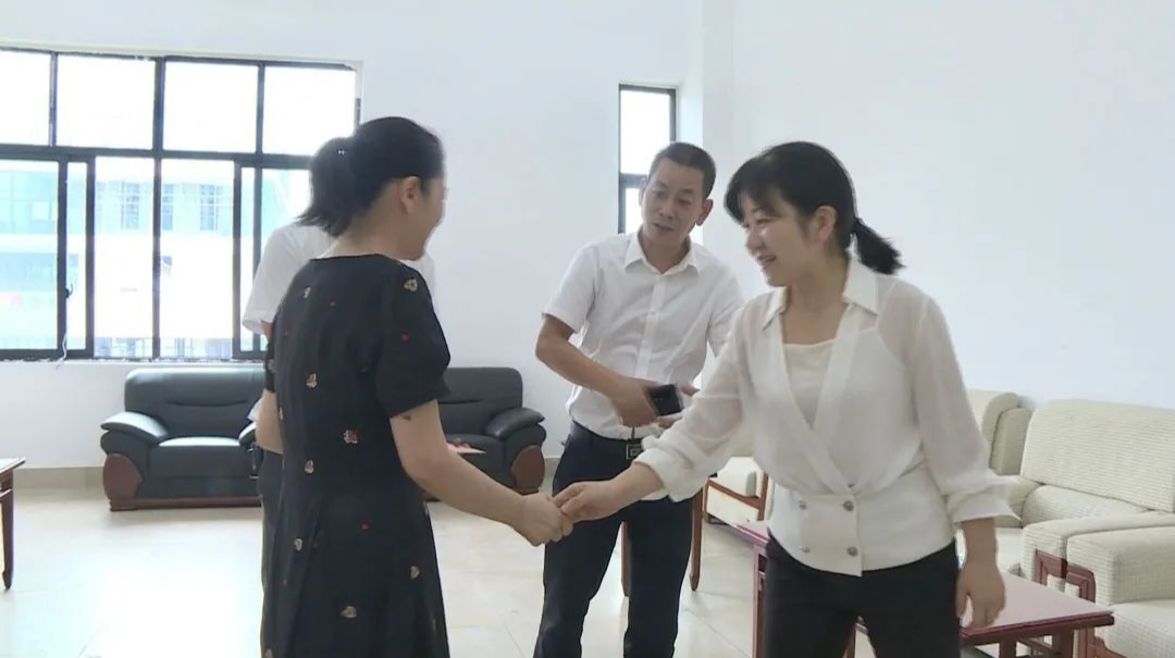 汉寿县领导开展教师节慰问活动、督导学校疫情防控工作