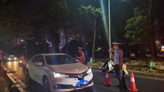 【平安汉寿】交警强化夜间巡逻严查酒驾醉驾毒驾