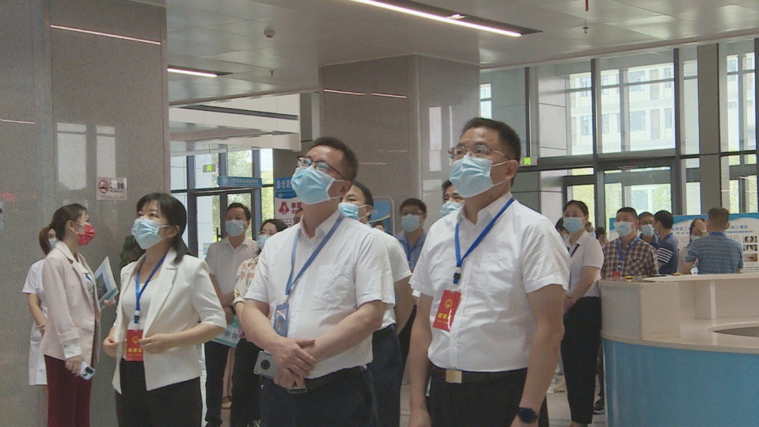 汉寿县人大常委会视察医疗资源布局和医院规范化诊疗工作