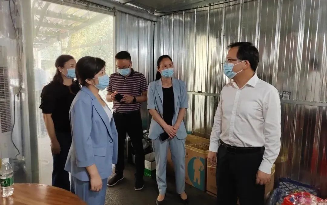 【防疫前沿】王时雨督导疫情防控工作