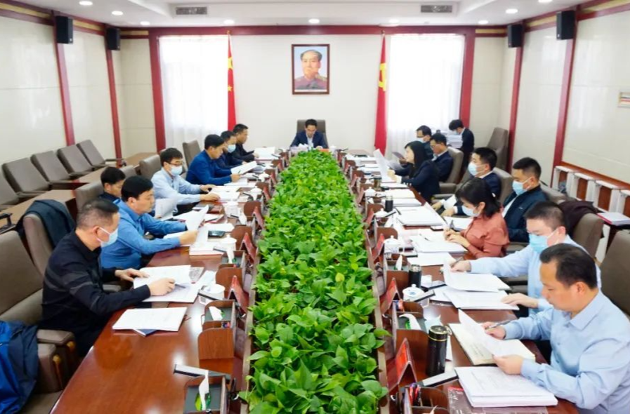 周功表主持召开2022年第三十次县委常委会（扩大）会议