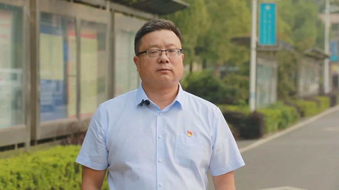 【深入学习贯彻党的二十大精神】访谈 | 汉寿县詹乐贫中学党委书记、校长刘利飞 汉寿县职业中专党总支书记、校长杨明华