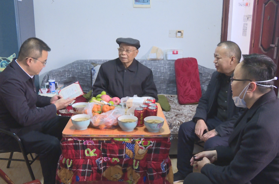 汉寿县领导走访慰问离退休教师、军转干部等