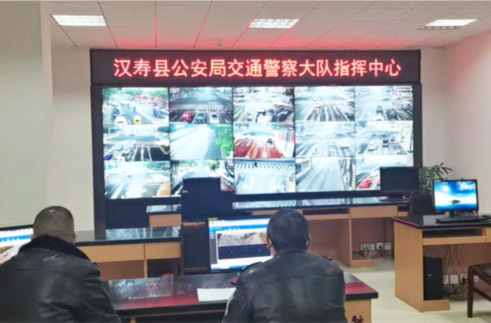 汉寿交警全力疏堵保畅 守护春节期间道路安全