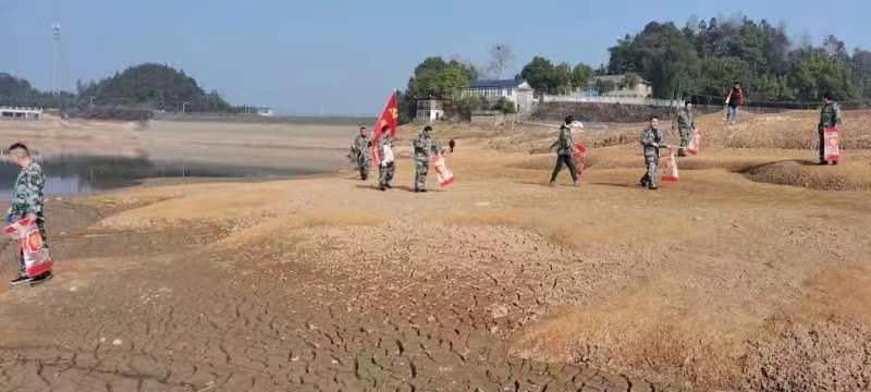 汉寿县人武部组织开展多种形式的学雷锋主题活动