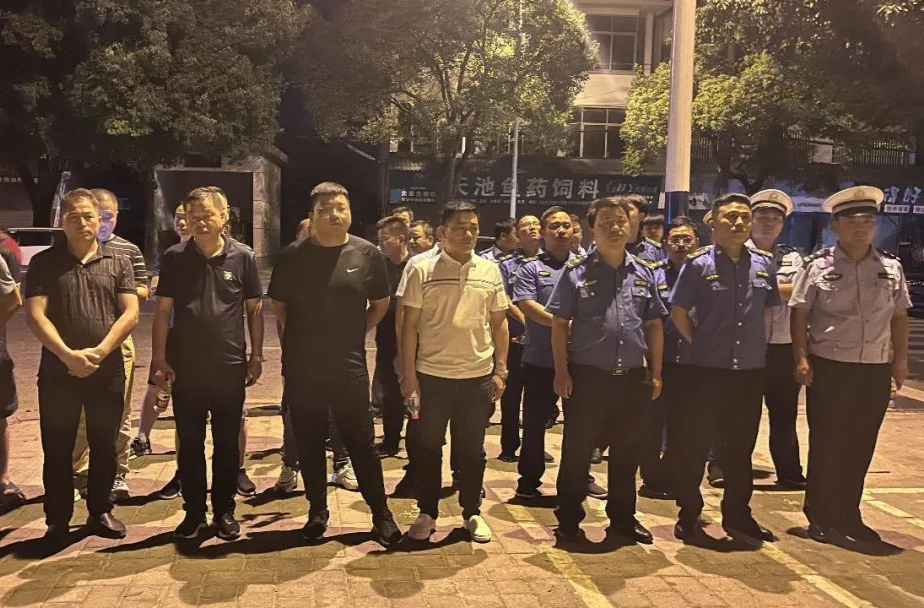 【记者走基层】汉寿县花木兰蔬菜批发临时市场搬迁启动