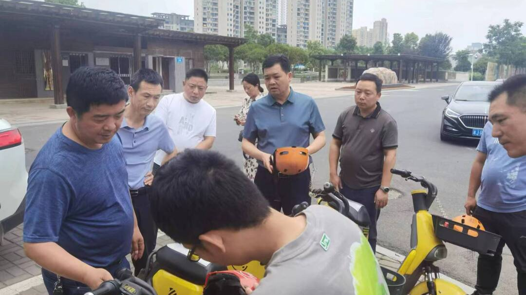 石门县考察团来汉寿考察交流共享单车投放、管理工作