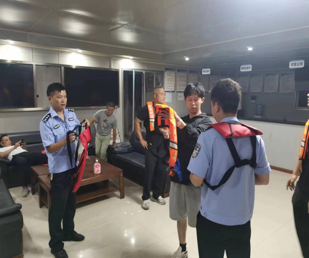 汉寿太湖垸采区开展禁捕联合执法行动