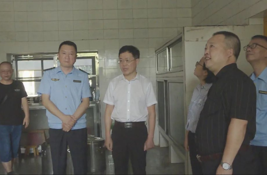 【打好安全生产巩固提升仗】汉寿县领导督导株木山中学食品安全工作