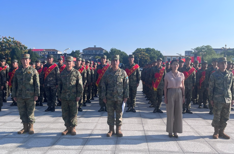 汉寿县举行2023年秋季入伍新兵国防教育暨欢送仪式