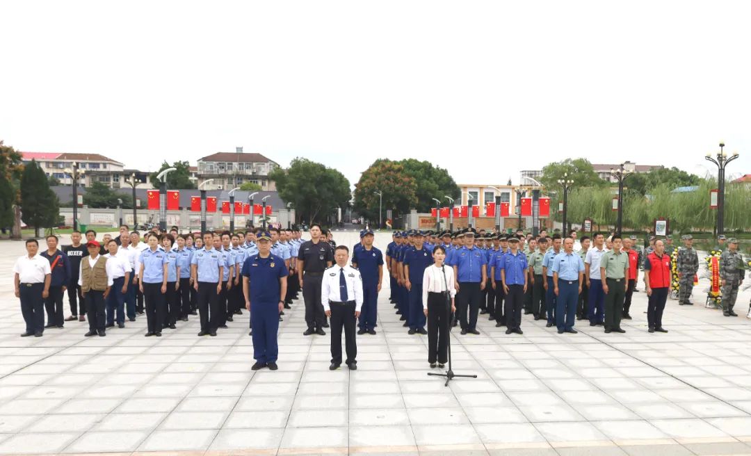 汉寿举行“烈士纪念日”集中祭扫活动