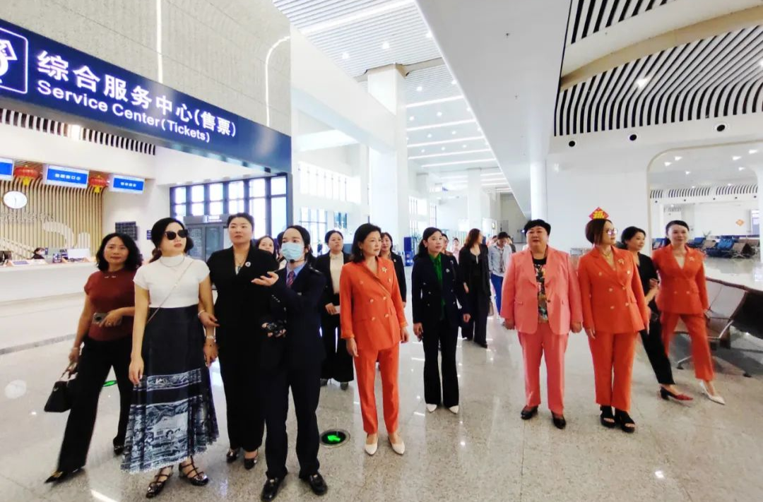 梧桐根叶茂 翘首凤归来 常德市女企业家商会“金秋巾帼行”走进汉寿
