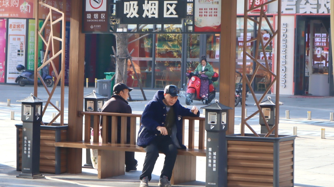 常德汉寿：街头小景 百余灭烟筒帅气“上岗”
