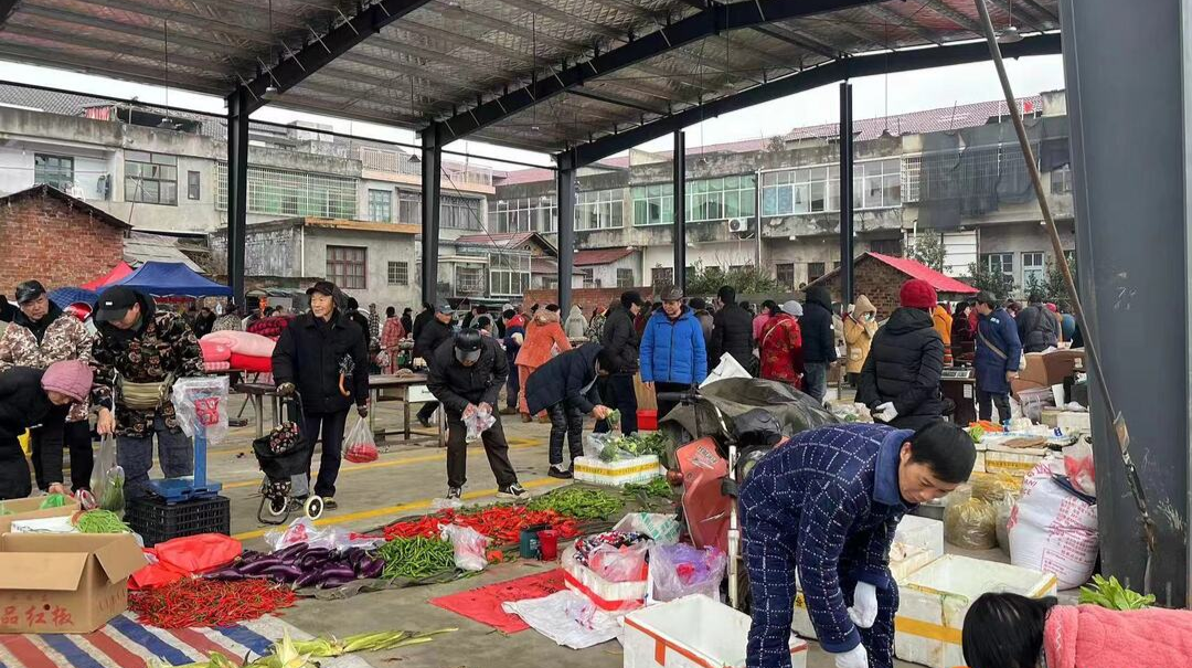 汉寿县龙潭桥镇石板滩社区农贸市场投入使用