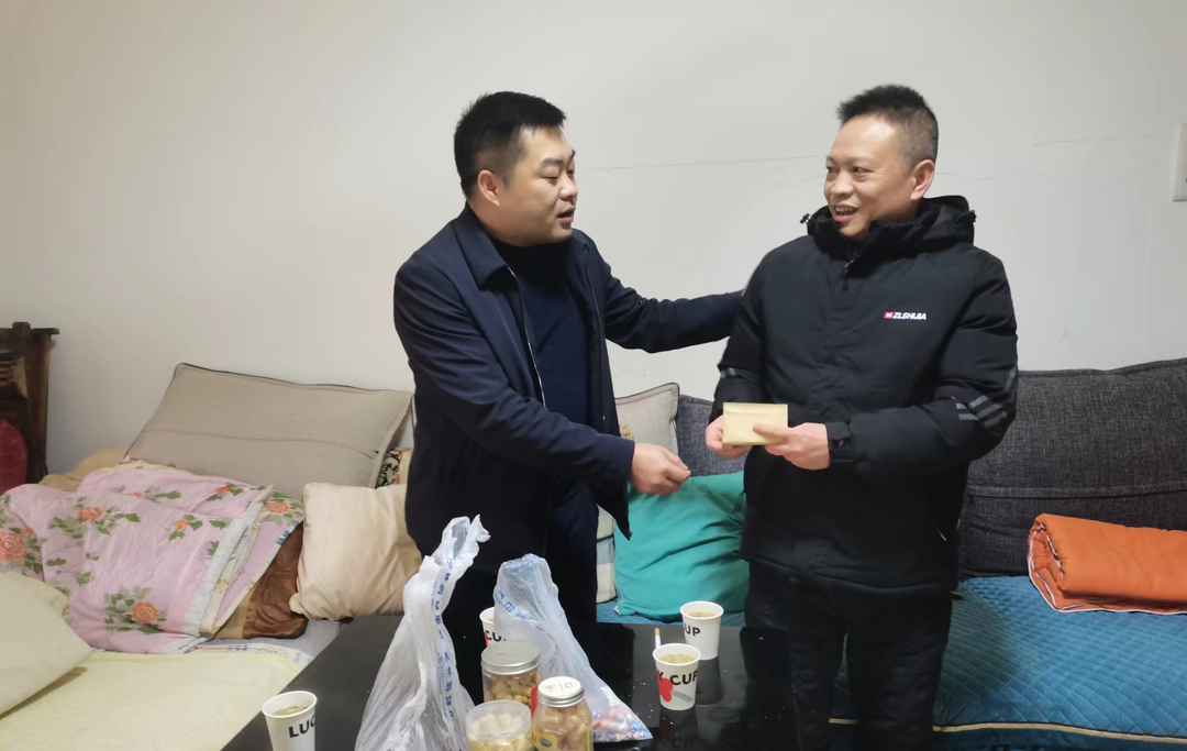 汉寿县领导到县公路建设养护中心走访慰问