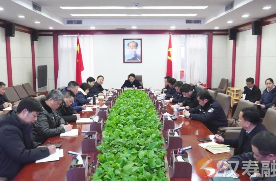 【抗击冰雪一线】周功表在汉寿县低温雨雪冰冻灾害防御工作紧急调度视频会上强调：要全力以赴保安全、保畅通、保供应