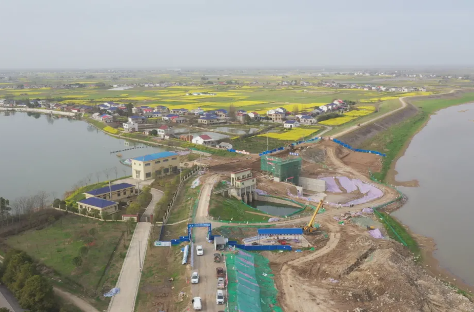 洞庭湖区重点垸堤防加固工程常德片区火热建设中