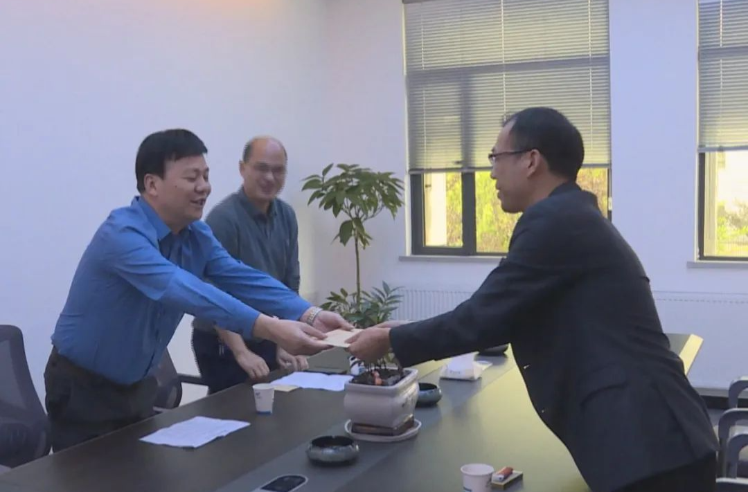 汉寿县领导走访慰问部分企业优秀工程师代表
