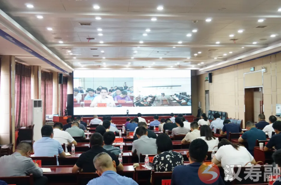 周功表在全县耕地保护工作视频会议上强调：坚决守住底线红线，把饭碗牢牢端在自己手里