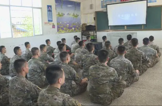 武警湖南总队驰援汉寿 全力做好防汛抗灾工作