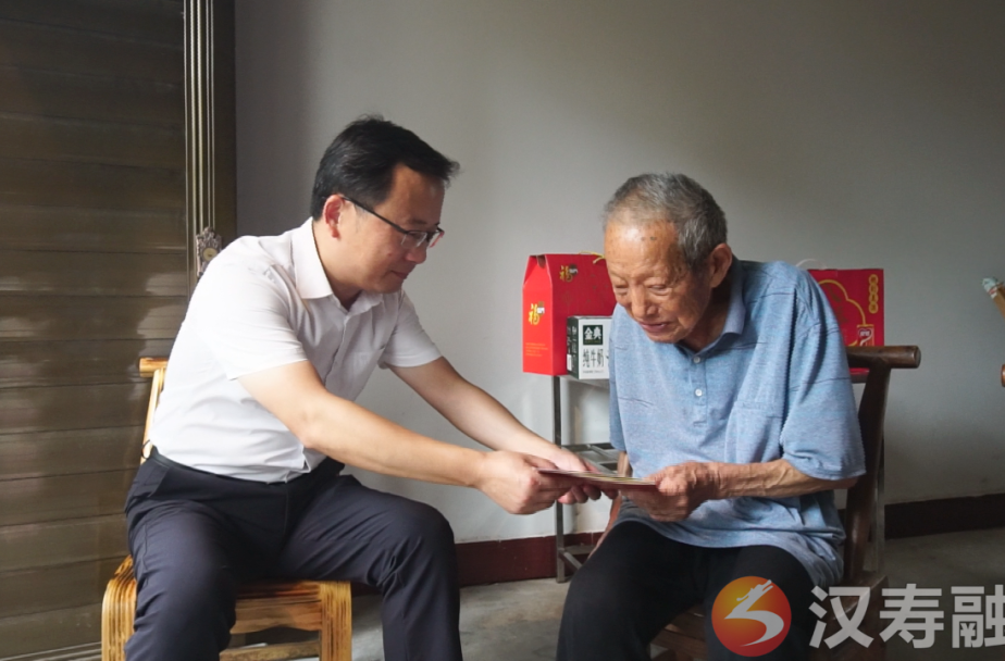 王时雨带队走访慰问重点优抚对象