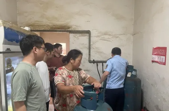 【安全守底行动】汉寿县坡头镇：拧紧燃气“安全阀” 做群众的“排雷兵”