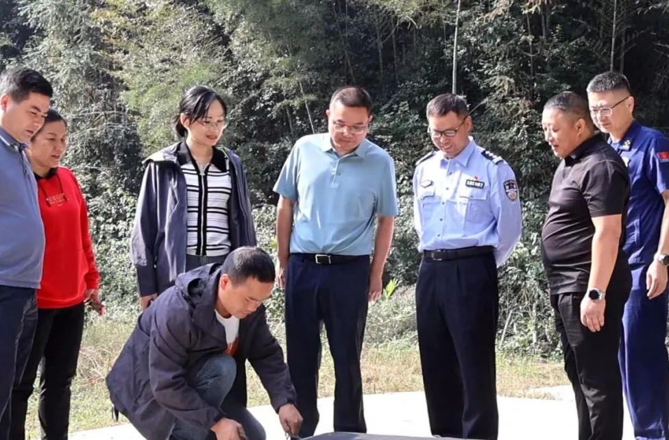 汉寿县领导督导森林防灭火工作 暗访巩固拓展脱贫攻坚成果同乡村振兴有效衔接工作