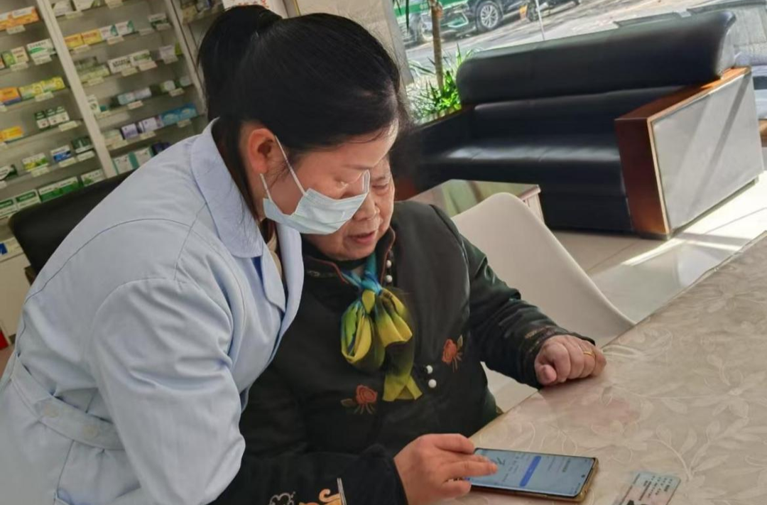 汉寿：特门复审“帮代办” 真情服务暖人心