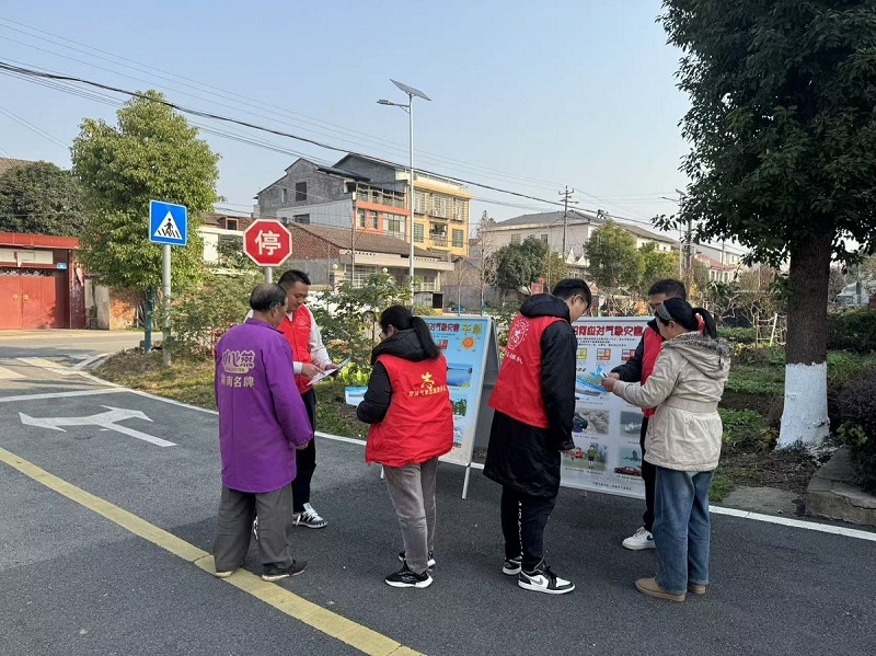 汉寿县气象局开展环境保护政务公开主题日活动