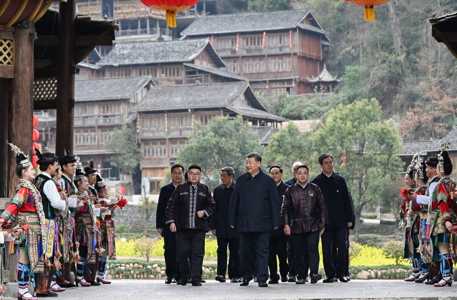 习近平在贵州考察时强调 坚持以高质量发展统揽全局 在中国式现代化进程中展现贵州新风采