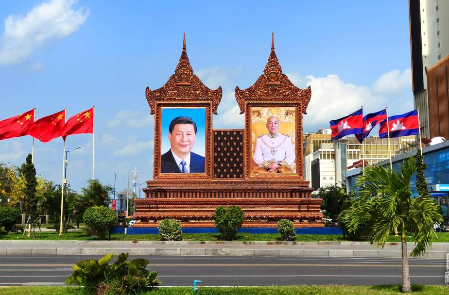 时政新闻眼丨习近平访问柬埔寨，中柬关系迎来新定位